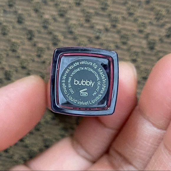 NIB V Kosmetik Creamy Liquid Velvet Lipstick Color Bubbly - Picture 3 of 7
